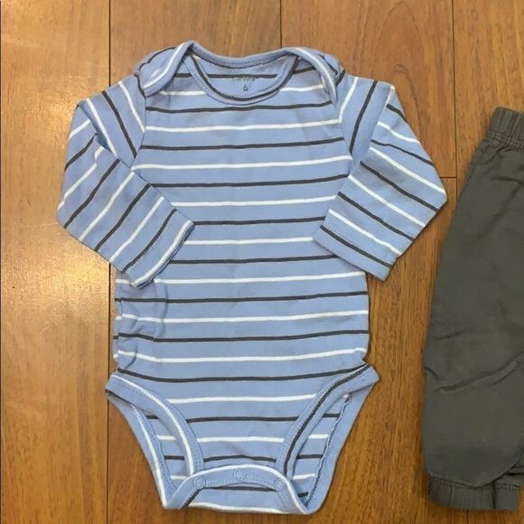 Carter’s 6 Month 3 Piece Bundle - Picture 2 of 4